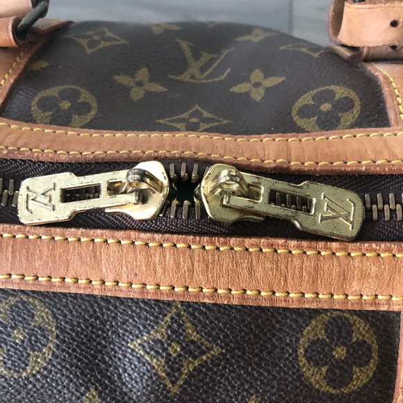 SOLD Louis Vuitton Sac Souple 35 Monogram Canvas Vintage w/ Leather Luggage Tag - Picture 5 of 11